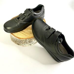 SAS Me Too Black Sneaker Walking Shoe Tri Pad Comfort USA Hook & Loop Sz9.5W